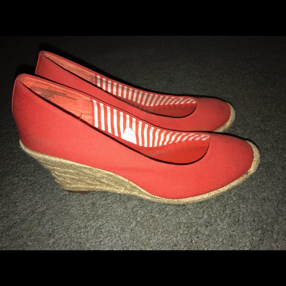 Red summer wedges size 6